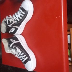 9.5 women's black chuck taylors